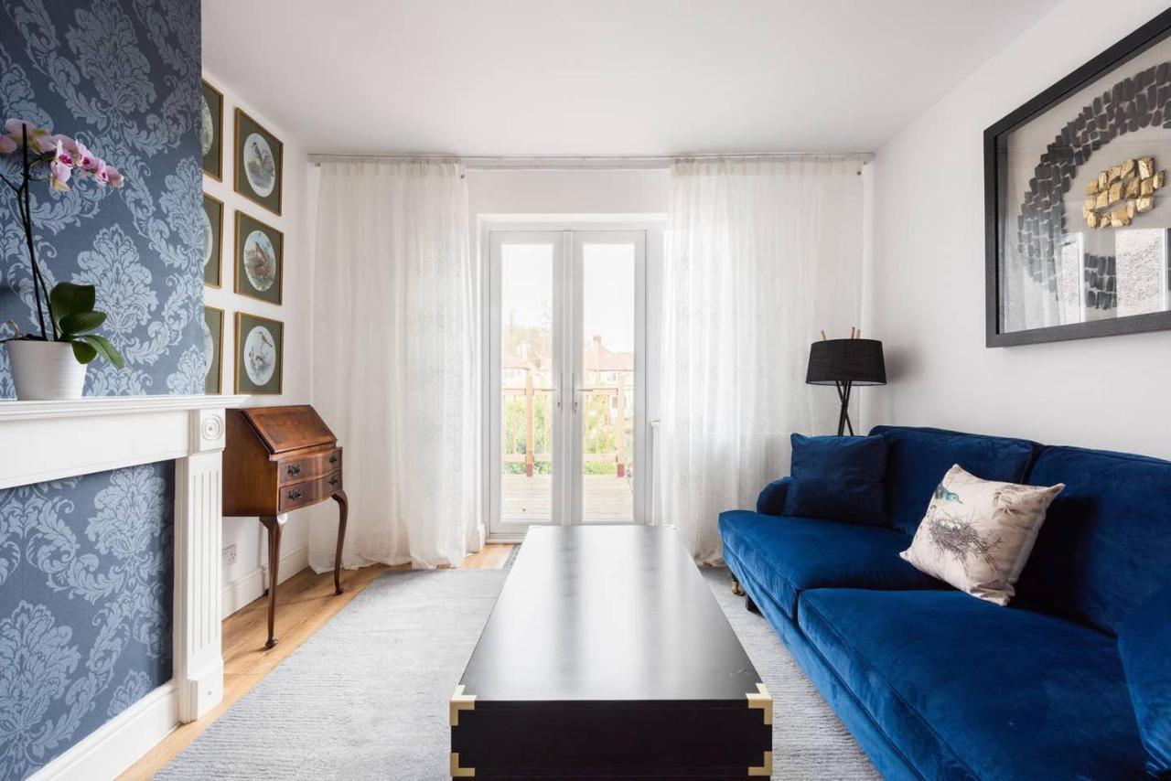 The Bluebird - One Bedroom Apartment In Watford Watford  Bagian luar foto